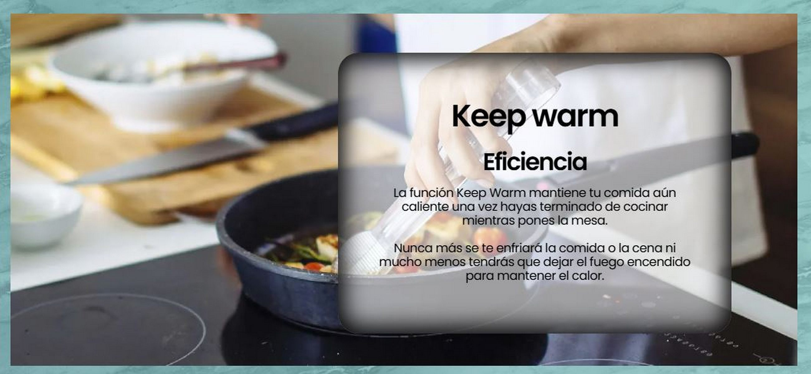 Un primer plano de una sartén con comida y un cuadro de texto que explica una función de mantener caliente.