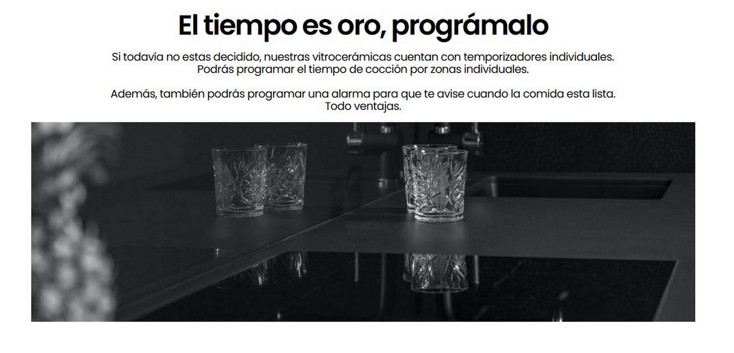 Imagen en blanco y negro con texto y vasos sobre una encimera oscura.