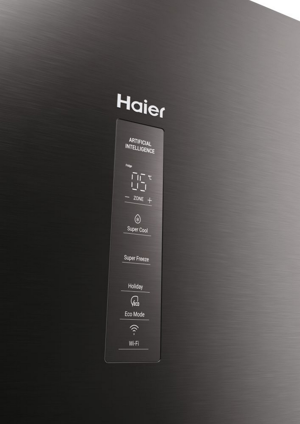 Primo piano del pannello di controllo del frigorifero Haier nero con display digitale e pulsanti touch.