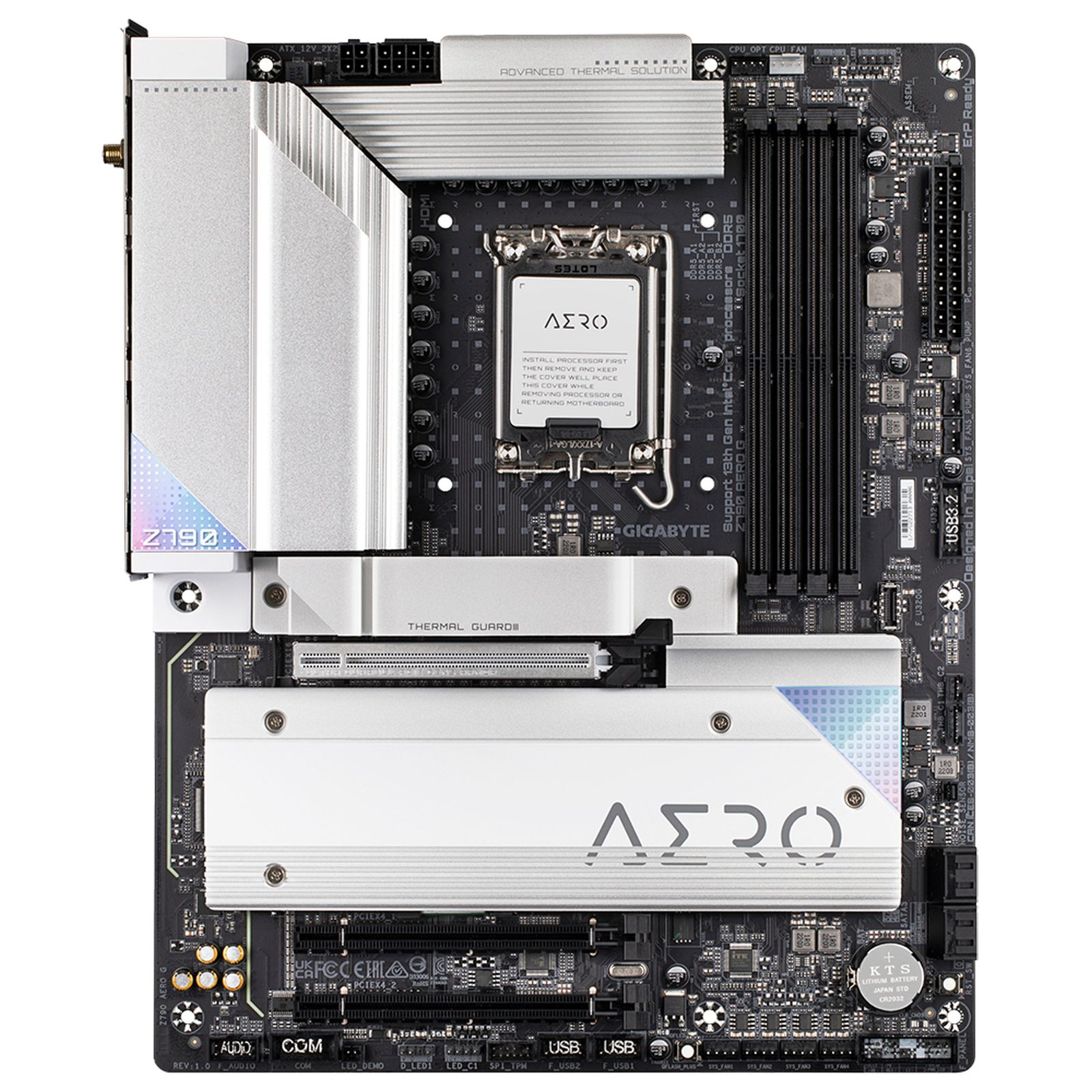 Una placa base de ordenador con varios componentes, incluyendo CPU, ranuras RAM y disipadores, sobre fondo blanco.