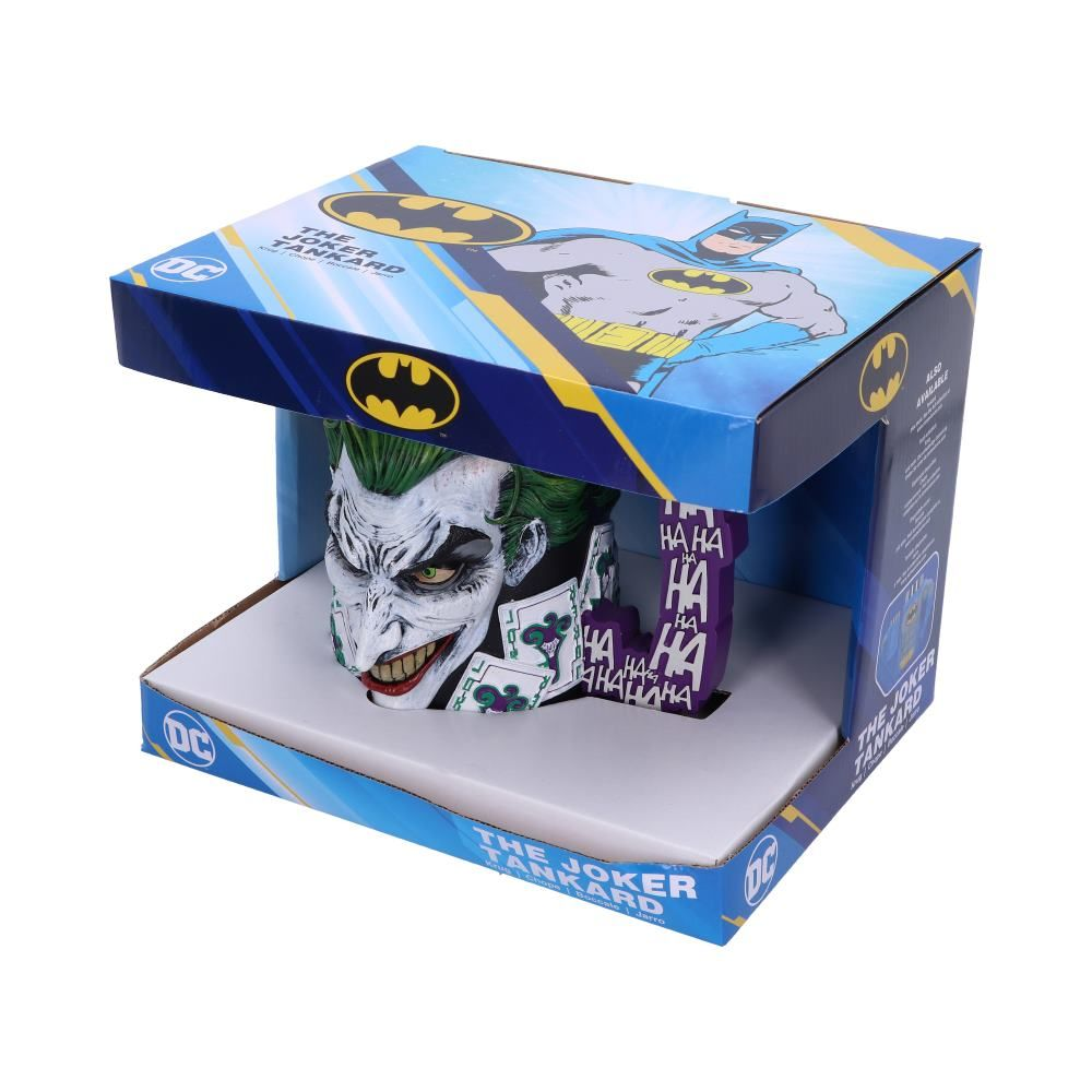 Joker pul in een doos. Joker buste, groen haar, paars pak, HA HA HA tekst. Batman afbeelding op de doos.
