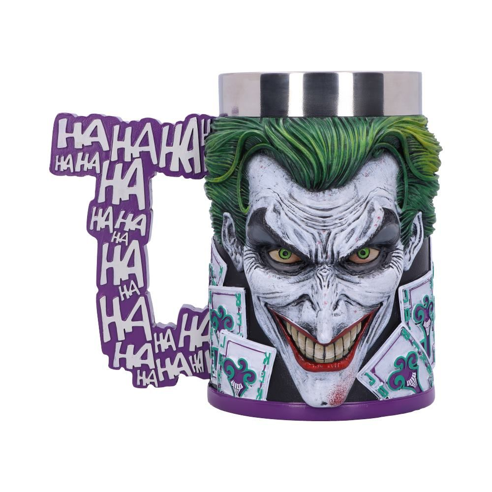 Een Joker-mok met een lachend gezicht en groen haar, met het handvat gevormd door 'HA HA HA' letters.