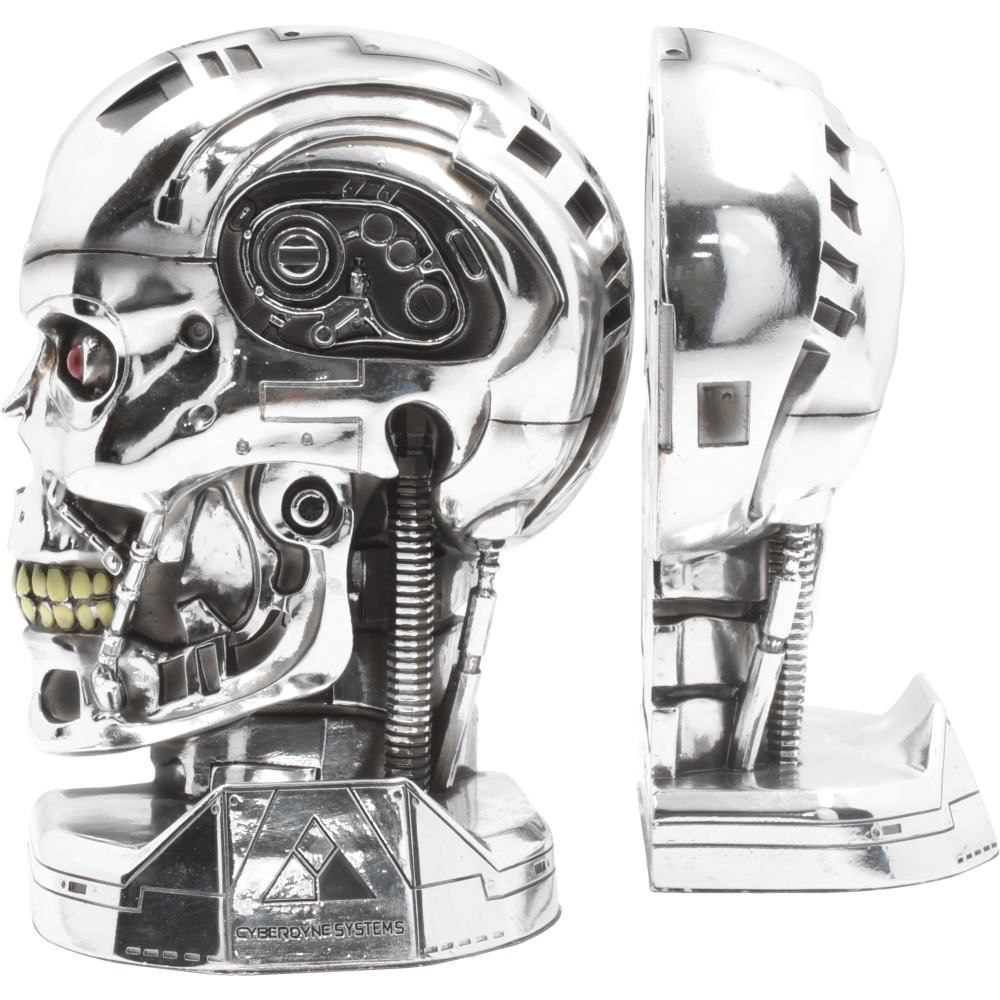 Terminator schedel, metallic zilver, met een rood oog en gele tanden, in tweeën gesplitst.