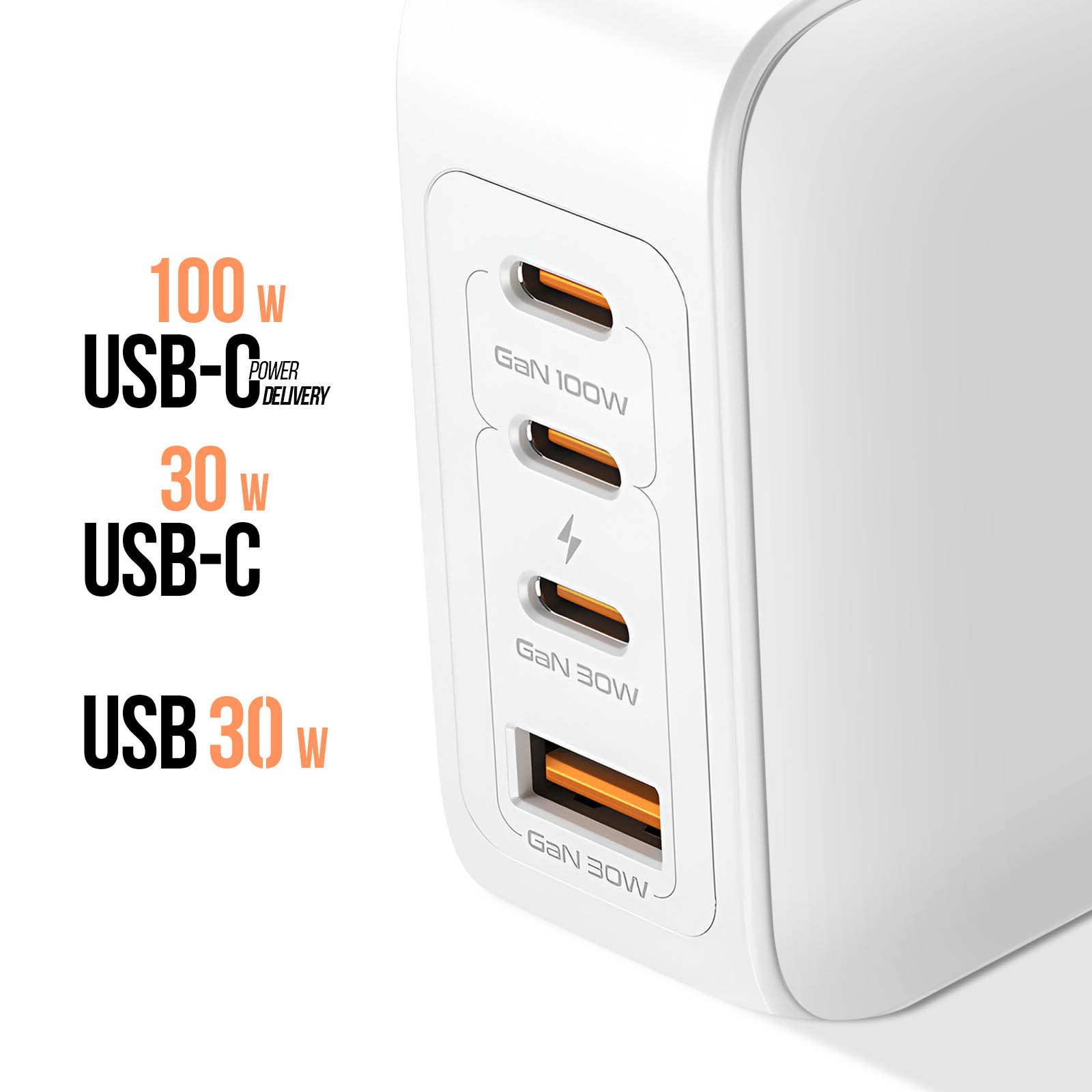 Primo piano di un adattatore di alimentazione bianco con più porte USB etichettate con dettagli di erogazione dell'alimentazione.