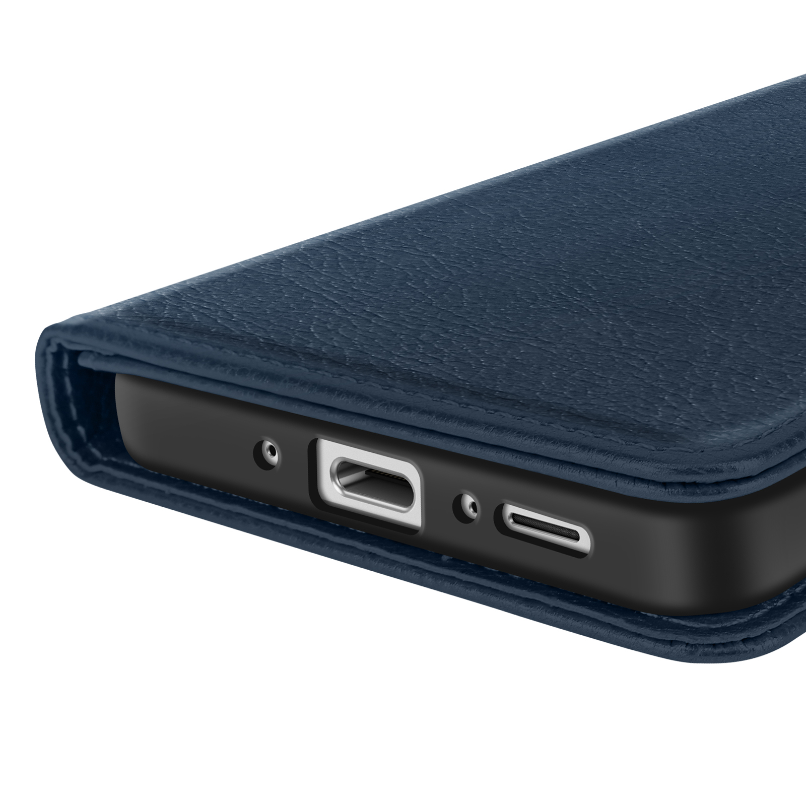 Primo piano di una custodia blu per telefono con aspetto in pelle strutturata.