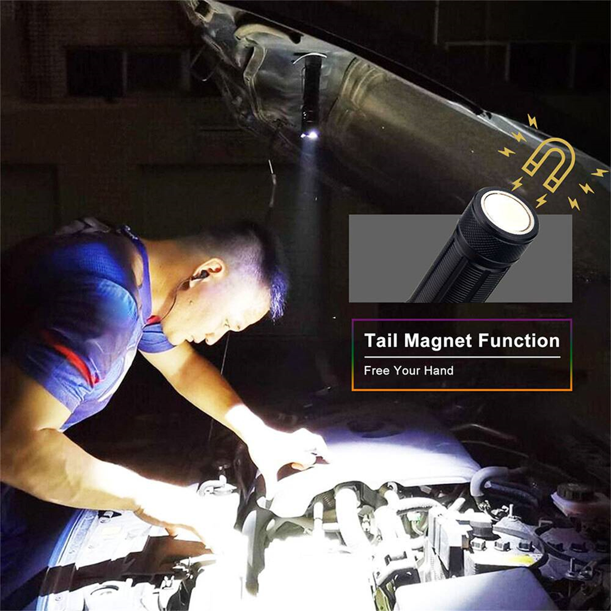 Ein Mann, der nachts an einem Automotor arbeitet und eine Taschenlampe mit Magnetfuß verwendet.