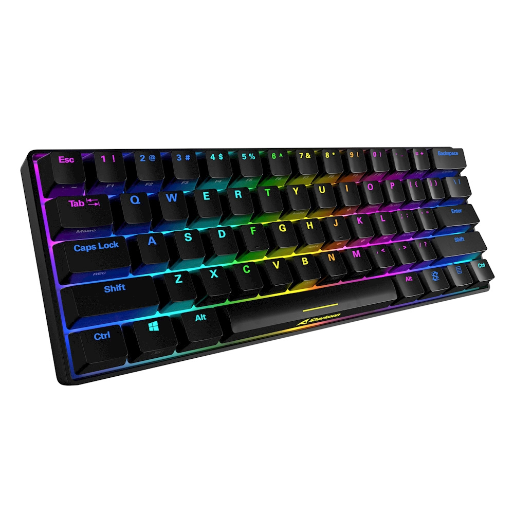 Tastiera nera 60% con illuminazione RGB. I tasti sono etichettati con lettere bianche. Lo sfondo è nero.