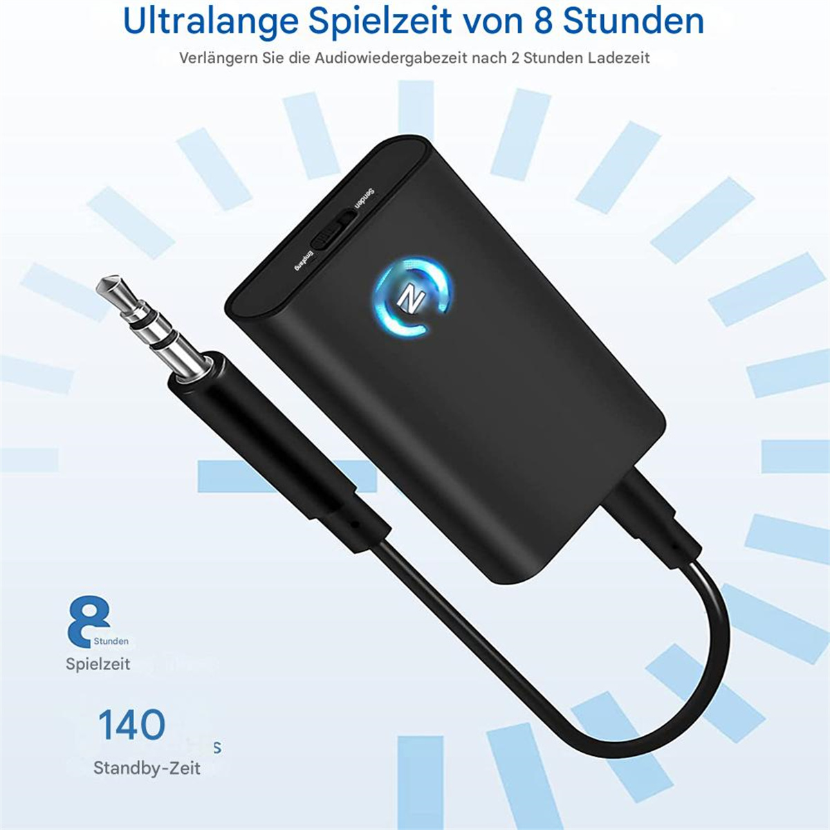 Ein schwarzes Gerät mit Kabel. Texte: 8 Stunden Spielzeit, 140 Stunden Standby. Ein blaues Licht scheint.