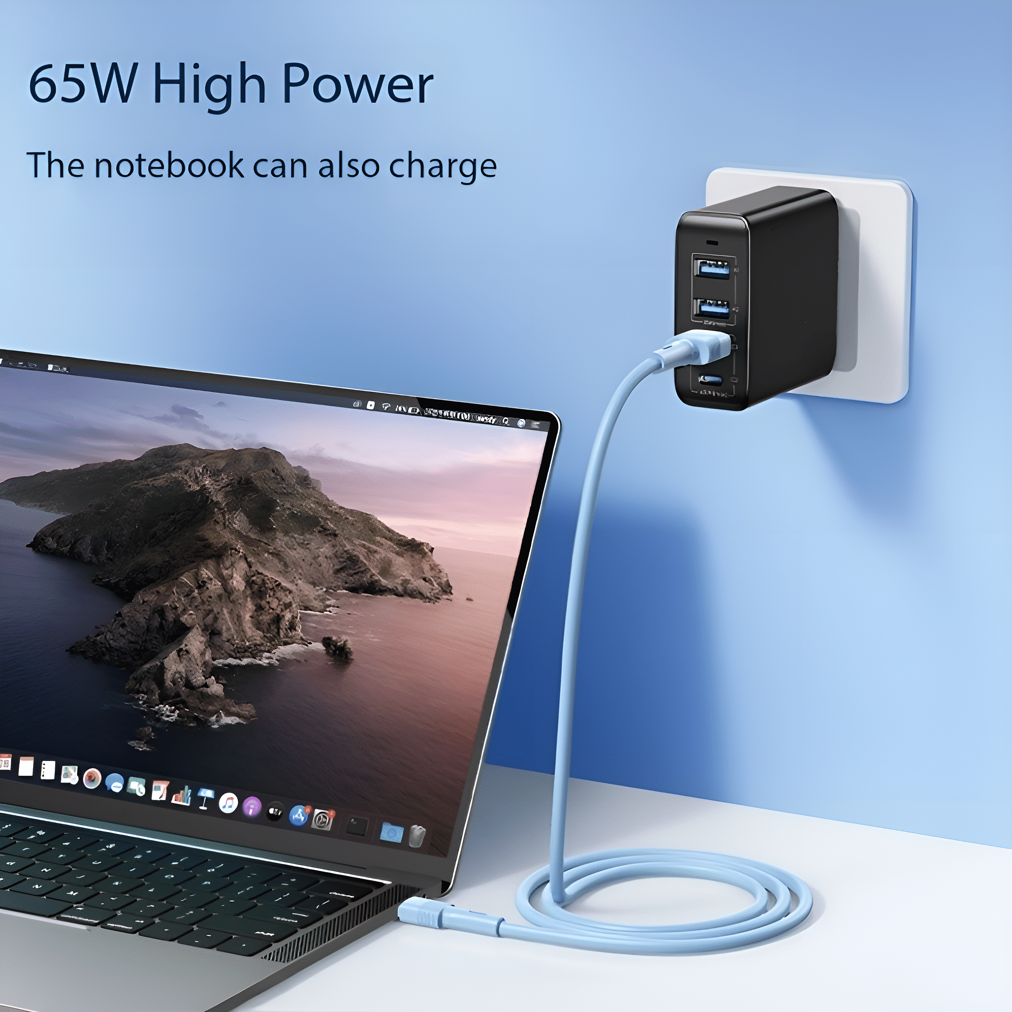 Laptop, der mit einem blauen Kabel an einem Ladegerät an einer hellblauen Wand geladen wird.