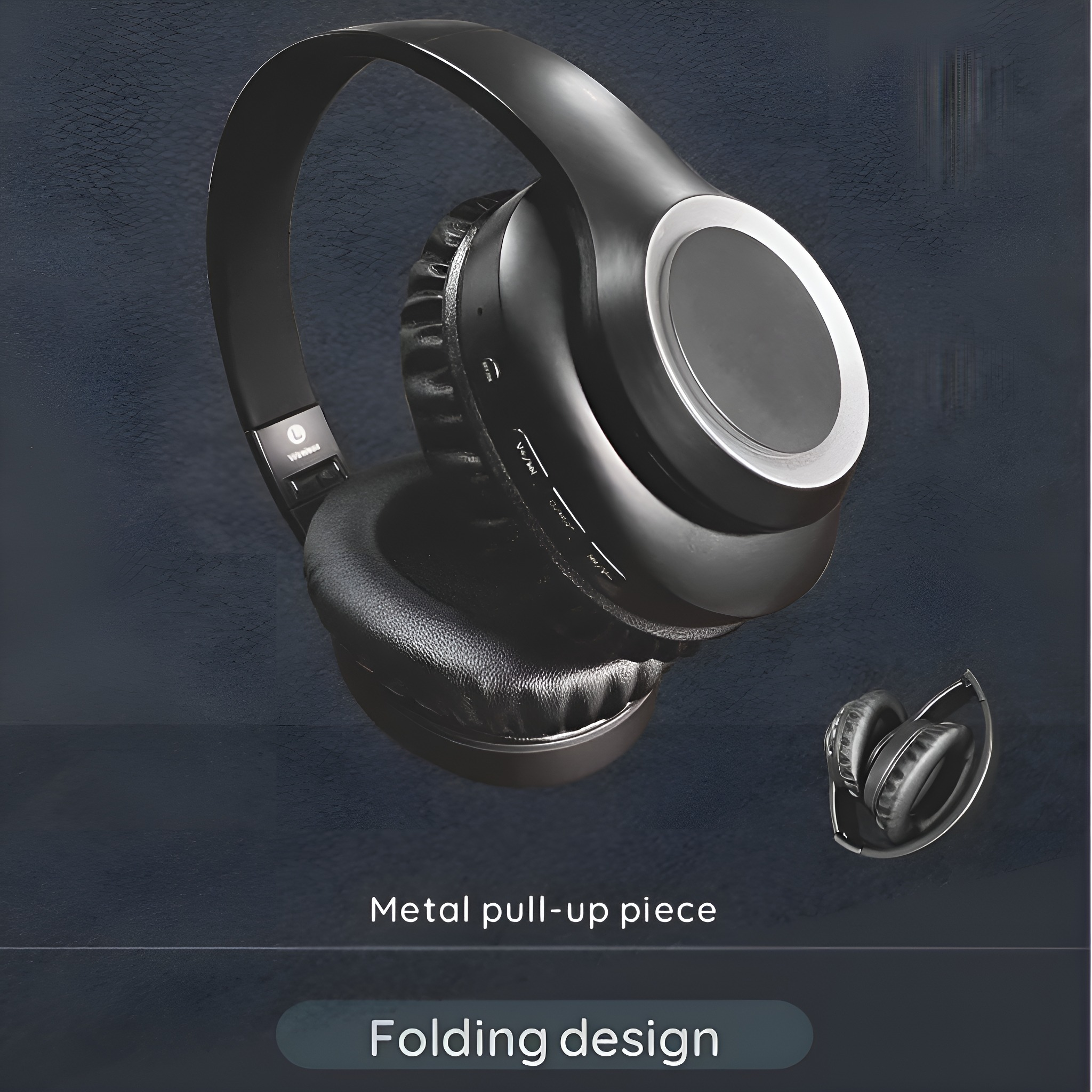 Schwarze Kopfhörer. Faltbares Design. Einer ist gefaltet. Metall-Zugstück.