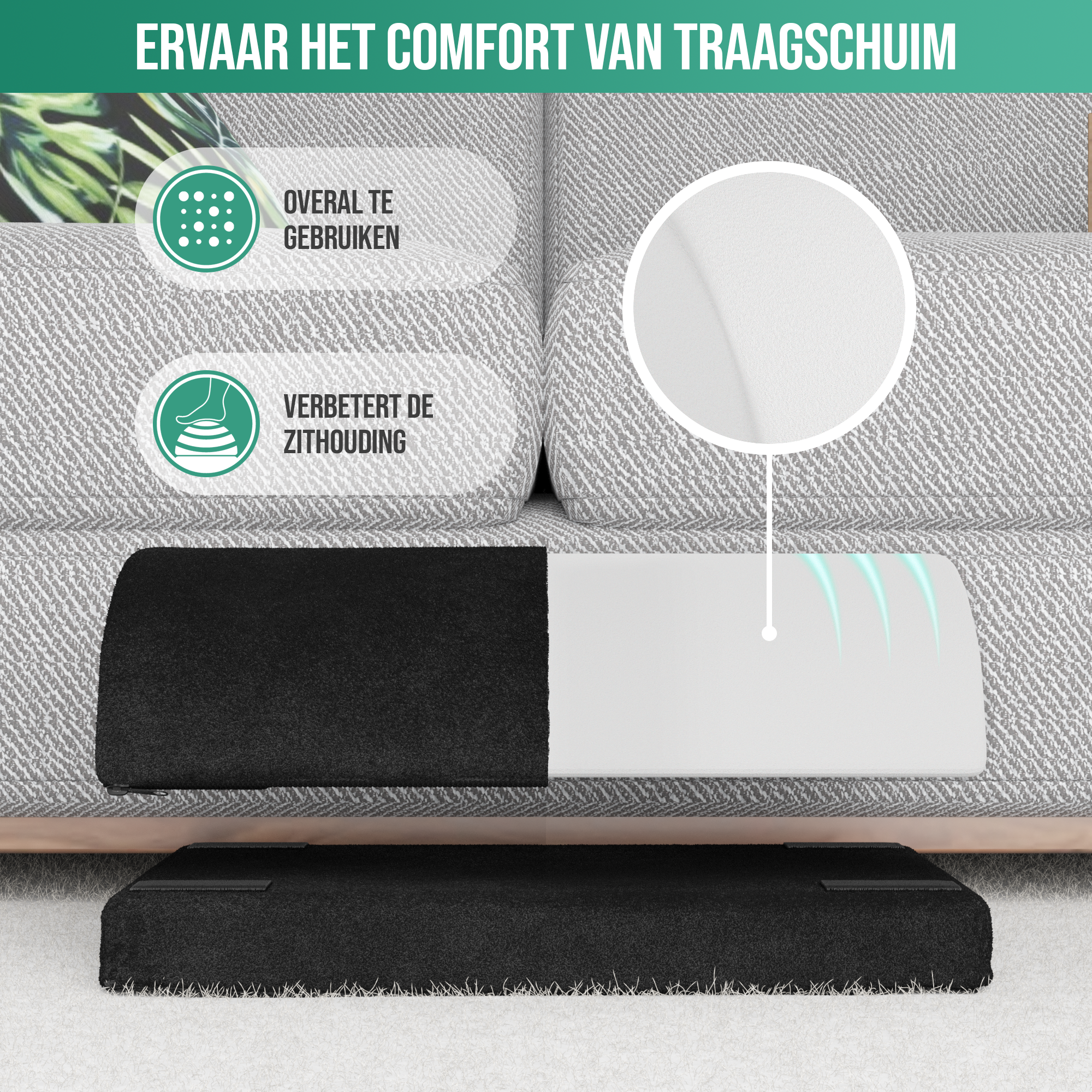 Kissen mit schwarzen und weißen Abschnitten, Text auf Niederländisch, auf hellgrauem Sofa.