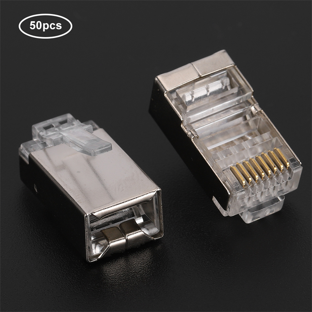 Zwei RJ45-Anschlüsse, silberfarbenes Metall, auf schwarzer Oberfläche.