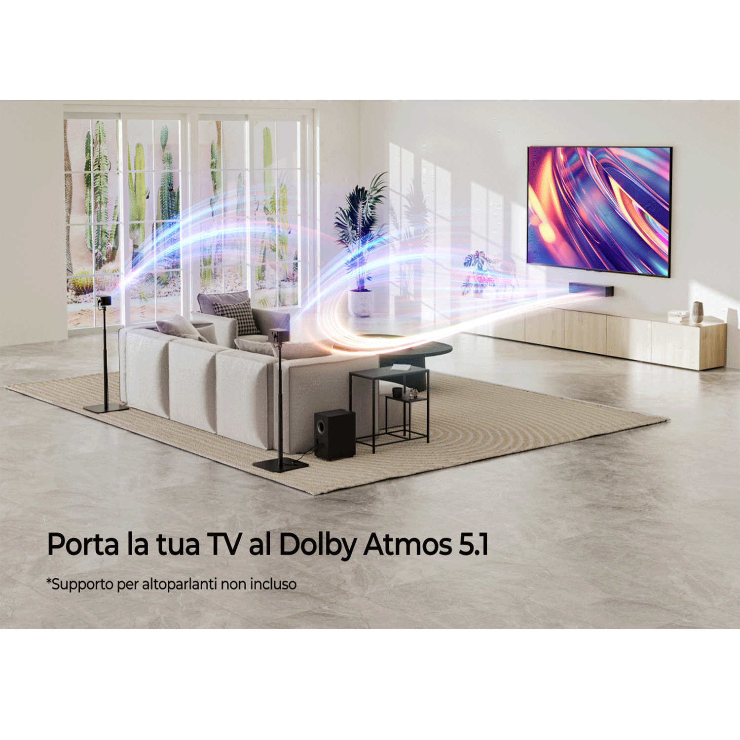 Soggiorno con TV, soundbar e altoparlanti. Testo: Porta la tua TV a Dolby Atmos 5.1.