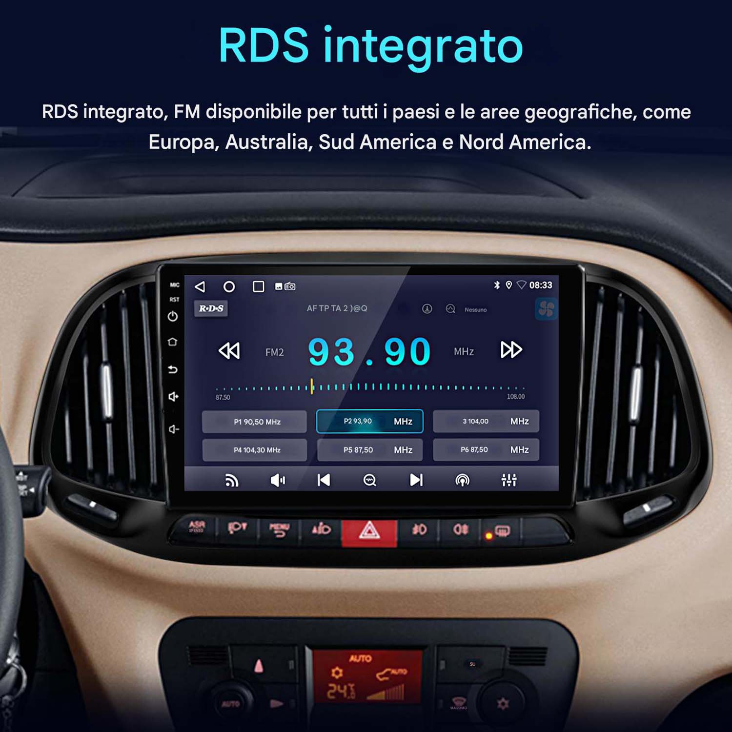 Schermo stereo auto che mostra informazioni radio FM, stazione, frequenza e altri dettagli.