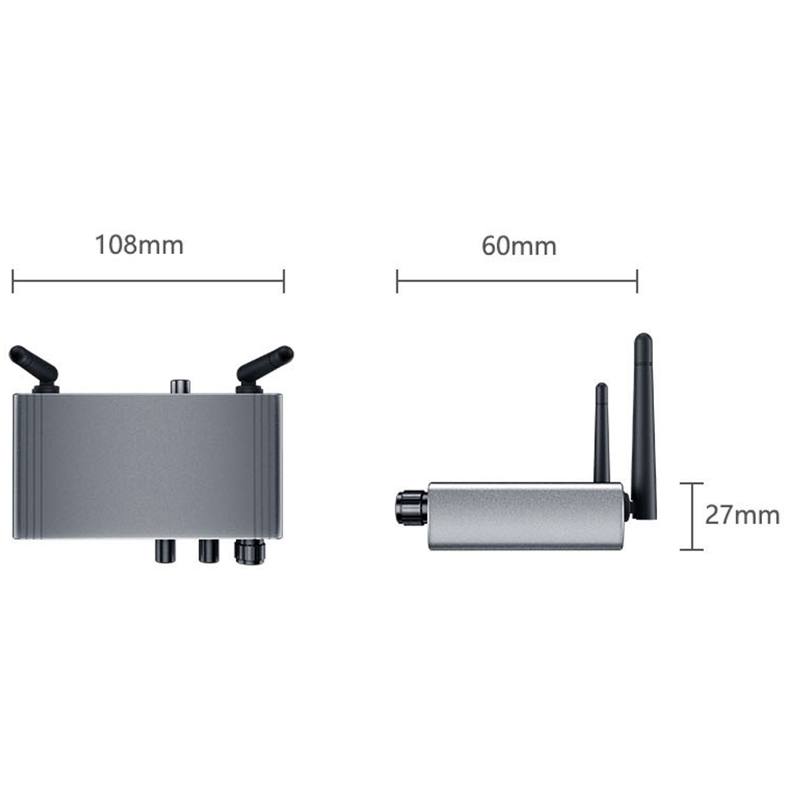 Zwei graue Geräte mit Antennen. Eines zeigt die Abmessungen: 108 mm x 60 mm x 27 mm.