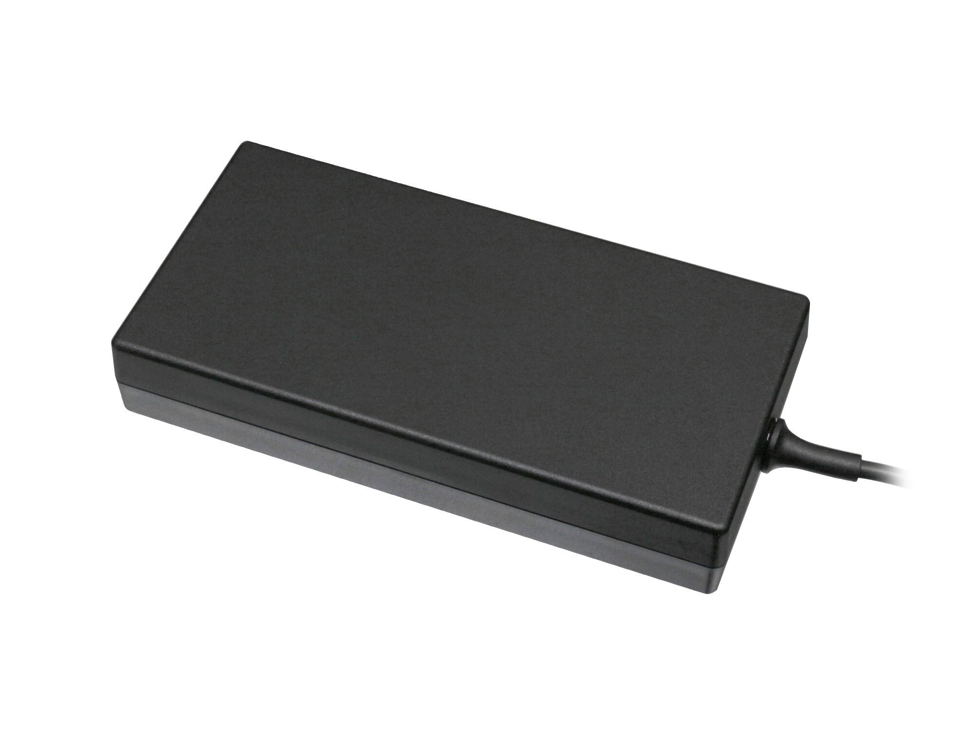 Ein schwarzes rechteckiges Netzteil mit Kabel.