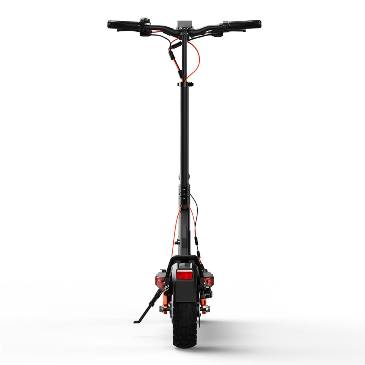 Schwarzer Elektroroller, von hinten gesehen. Er hat ein rotes Rücklicht und orange Details.
