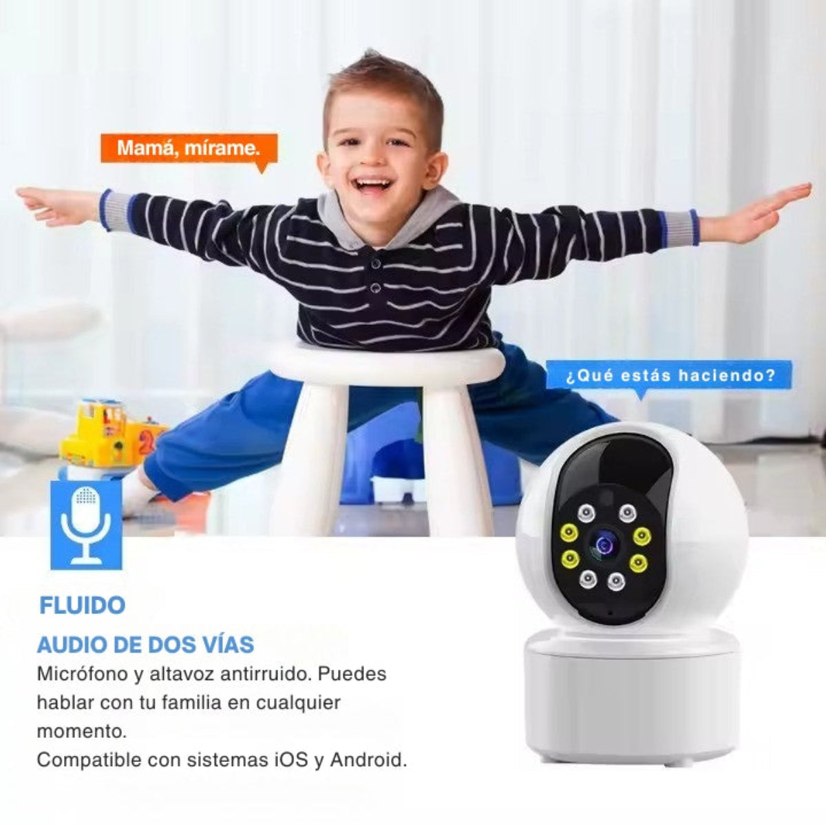 Niño con los brazos extendidos, frente a una cámara de seguridad doméstica.