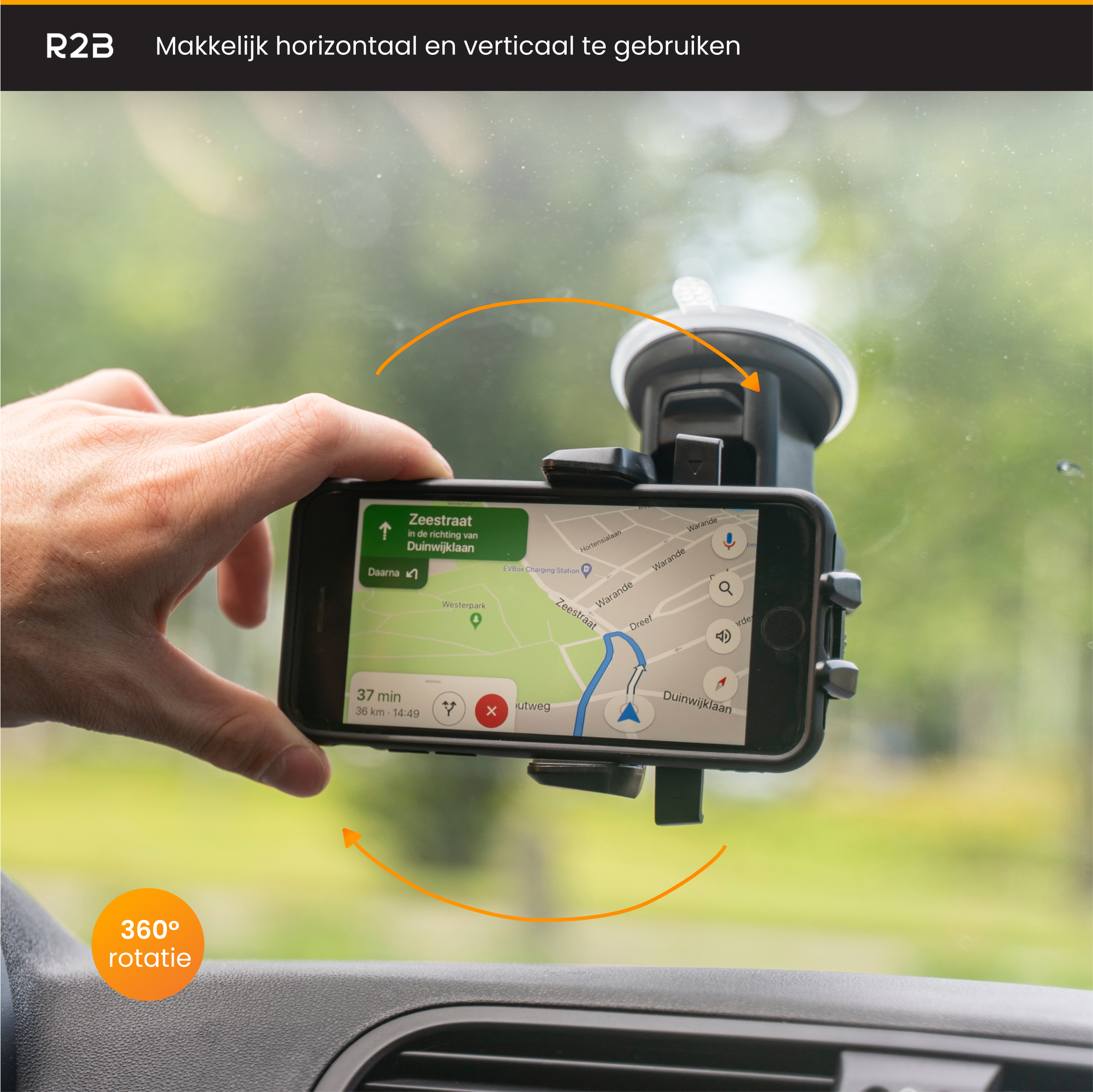 Une main faisant pivoter un téléphone dans un support de voiture, démontrant sa facilité d'utilisation en orientations horizontales et verticales.