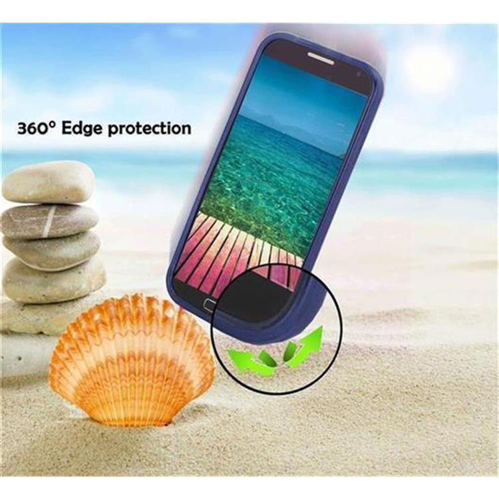 Custodia per telefono con scena di spiaggia, conchiglia e ciottoli impilati sulla sabbia.