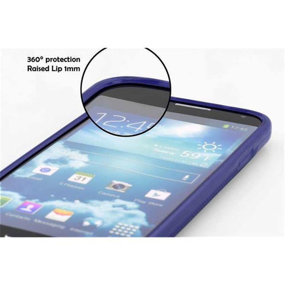 Primo piano di uno smartphone con custodia blu. Lo schermo mostra l'ora.