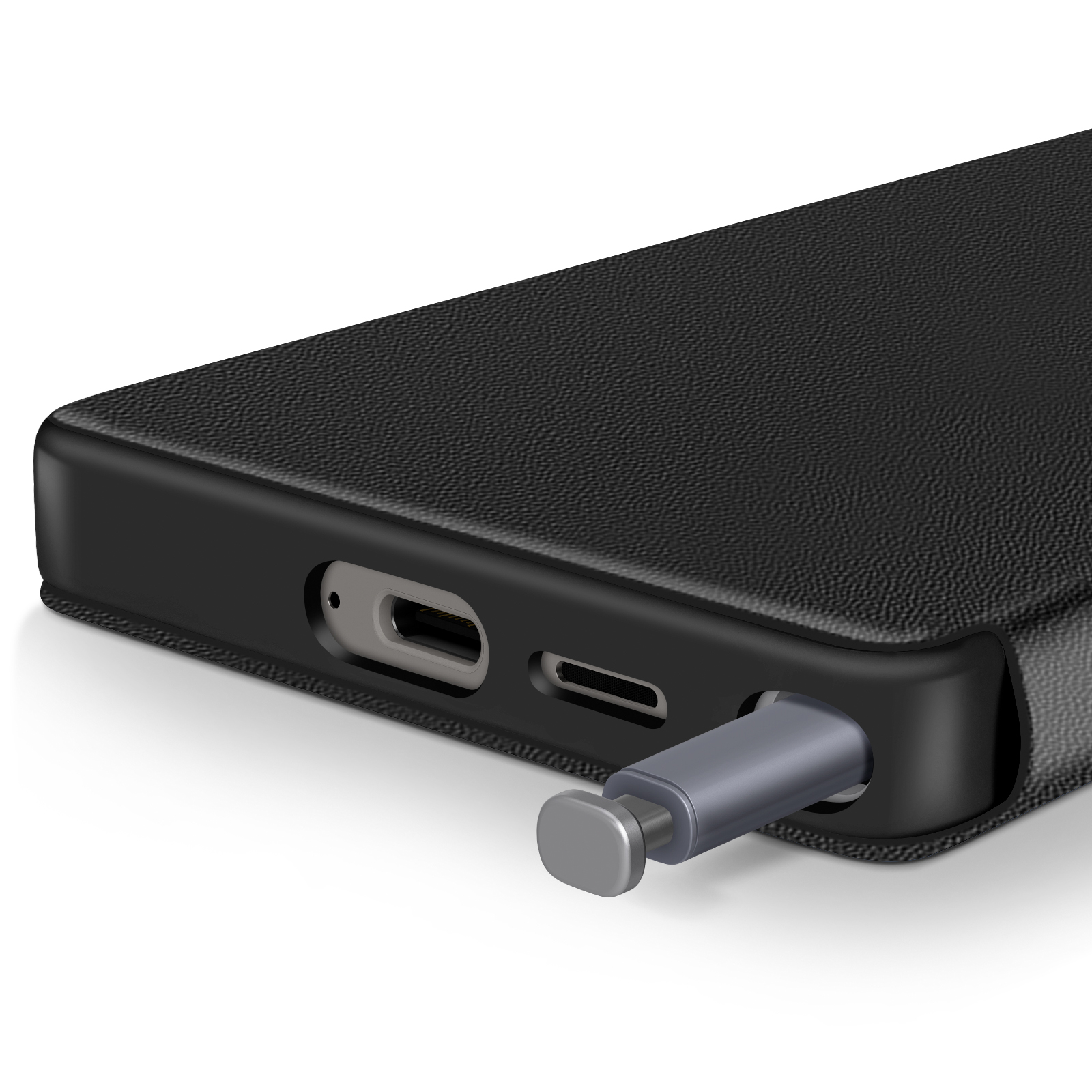 Étui de téléphone avec ports de chargement et stylet. Le stylet est inséré.