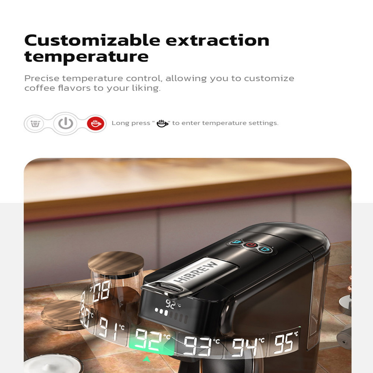 Eine schwarze Kaffeemaschine mit Temperatureinstellungen. Ein Glas und eine Tasse stehen auf dem Tisch.
