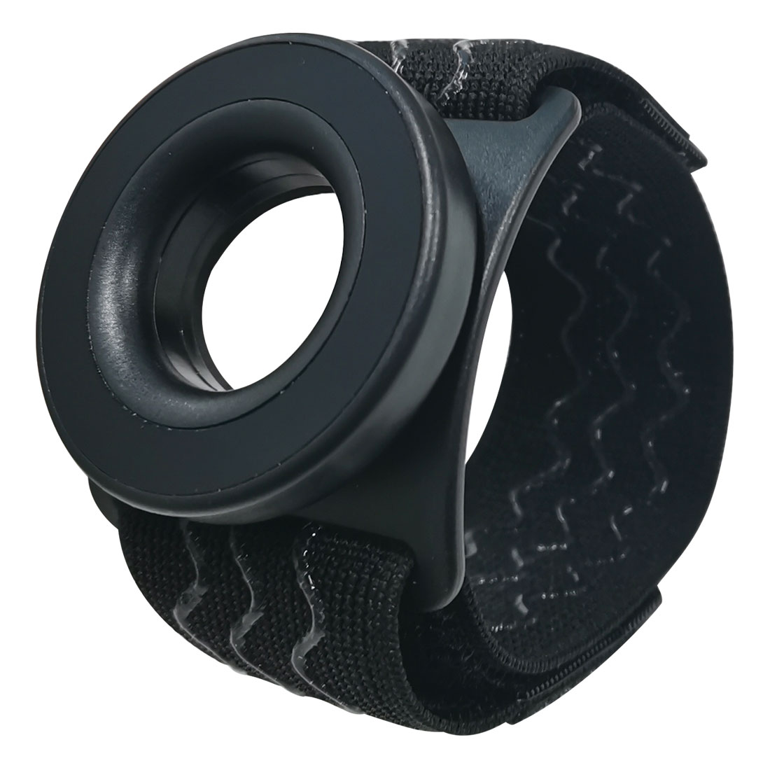Smartwatch nera con cinturino nero, un anello e una fascia con motivi.