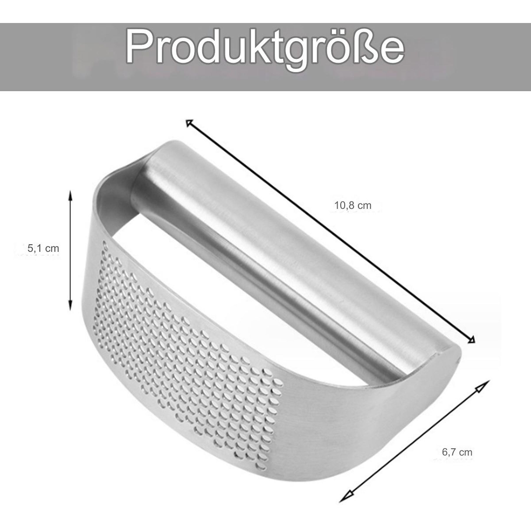 Silberne Knoblauchpresse mit Maßen: 5,1 cm, 10,8 cm, 6,7 cm. Produktgrößen-Etikett oben.