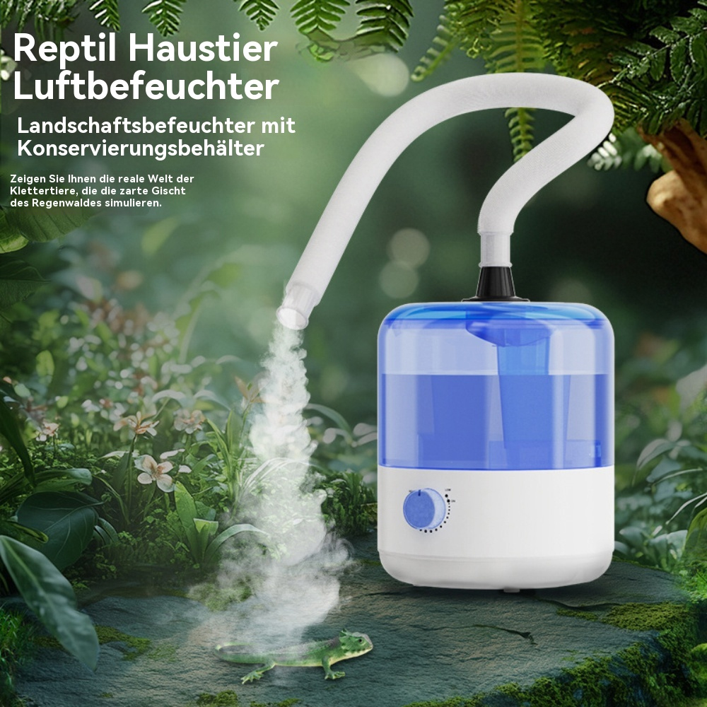 Luftbefeuchter mit Wassertank und Schlauch. Eine Eidechse und Pflanzen im Hintergrund.