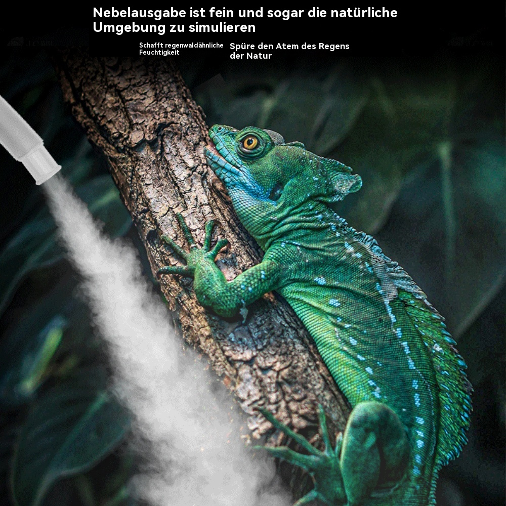 Grüne Eidechse auf einem Ast, mit Nebel, der aus einer weißen Düse sprüht.