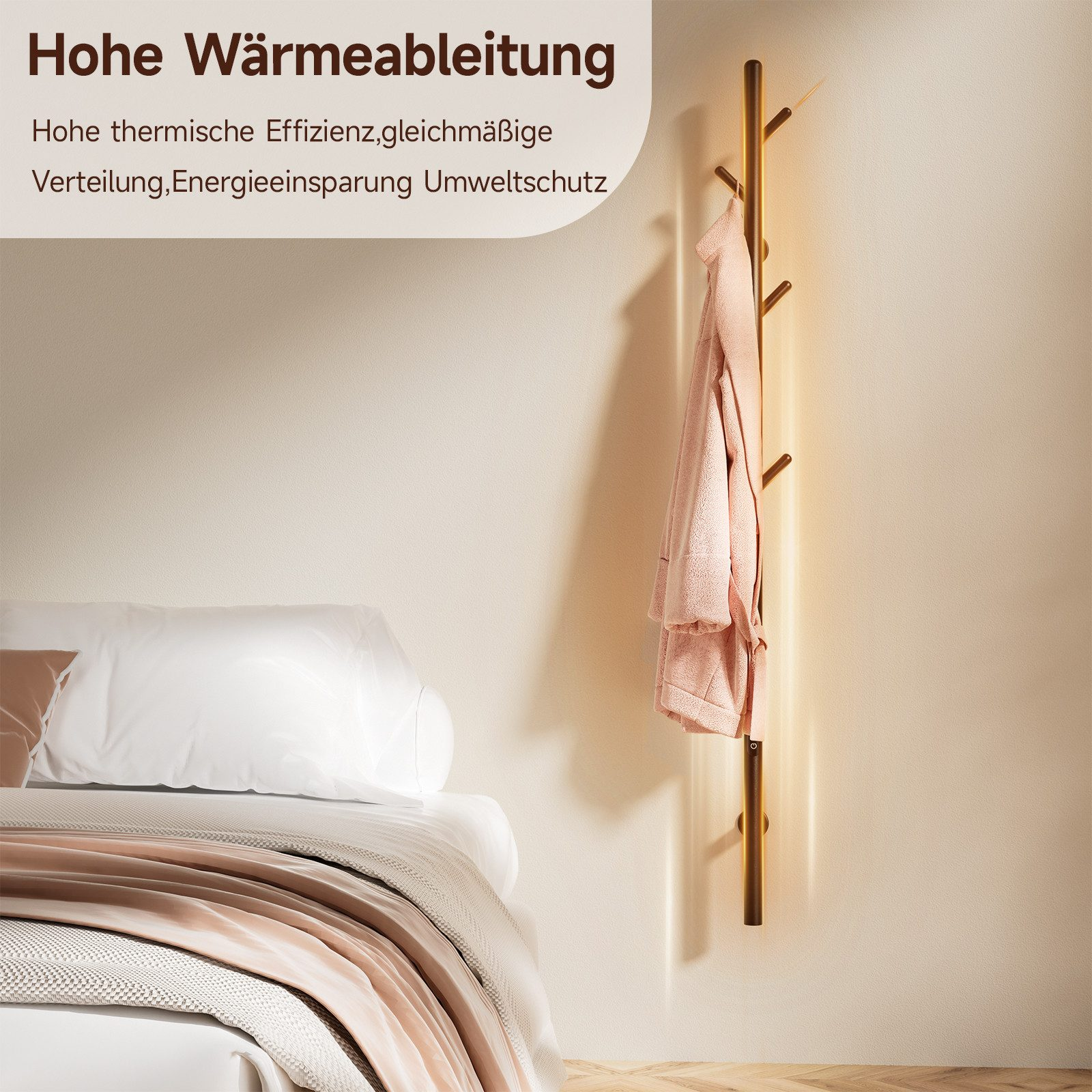 Goldener Wandgarderobenständer mit einem rosa Mantel.
