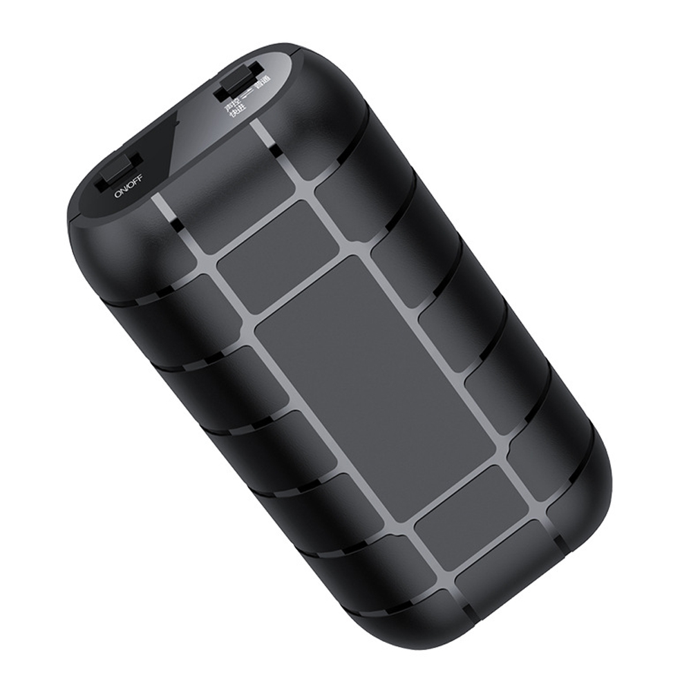 Schwarze Powerbank mit gitterartigem Muster und Ein/Aus-Taste, Draufsicht.
