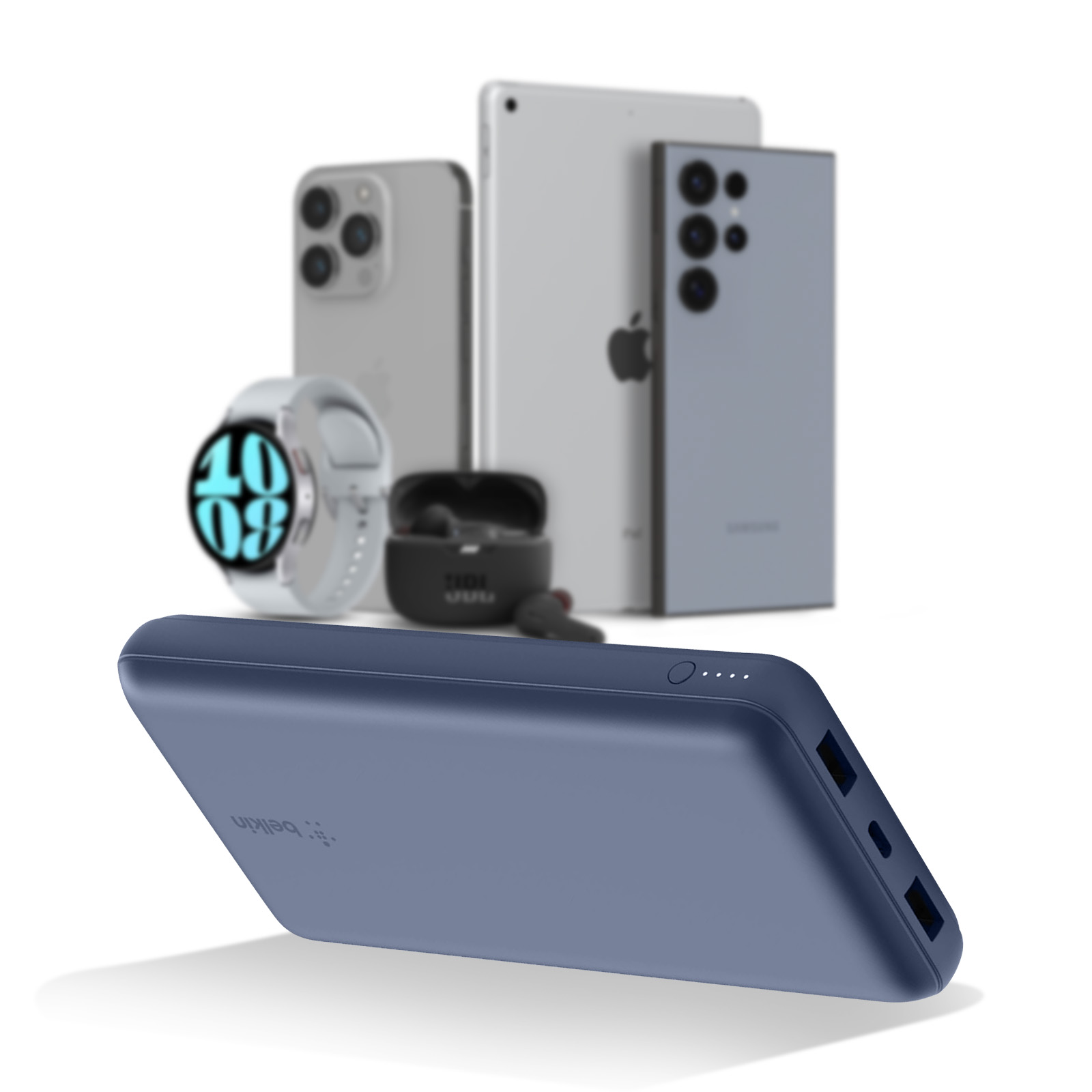 Un power bank blu e vari dispositivi: telefono, smartwatch, auricolari e tablet.