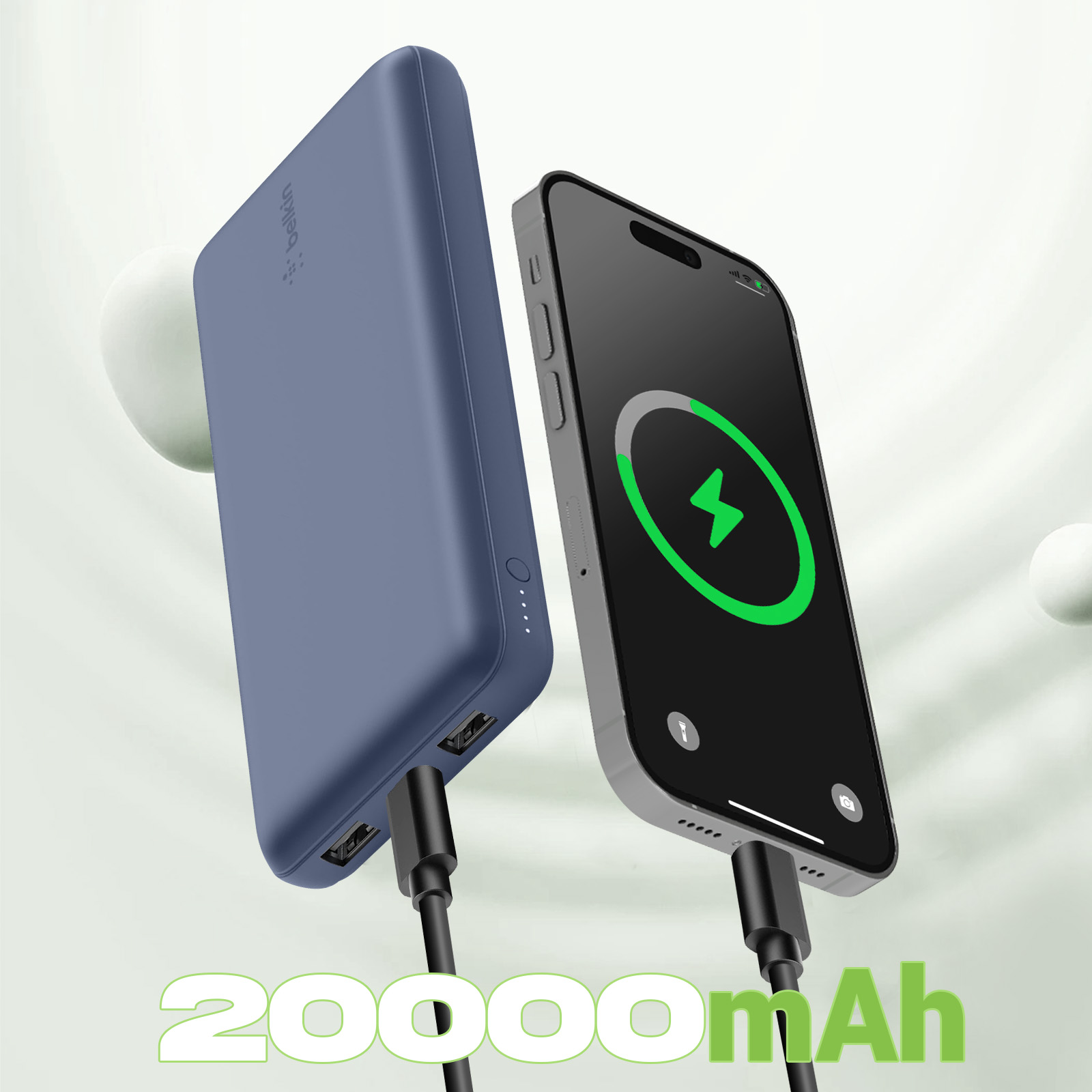 Un power bank blu che carica un telefono con un'icona di ricarica verde. Un cavo di ricarica nero li collega.