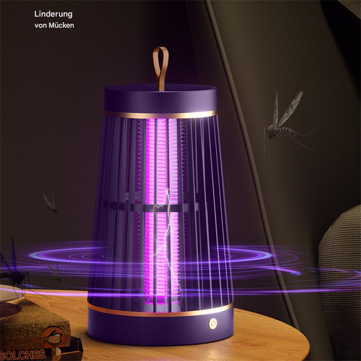Eine violette Mückenfalle mit Licht, die fliegende Insekten in einem dunklen Raum anzieht.