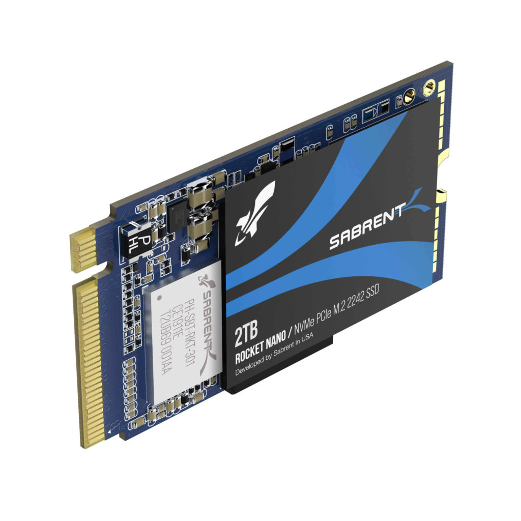 Dysk SSD 2 TB. Niebieska płytka drukowana z czarną i niebieską kartą SSD.