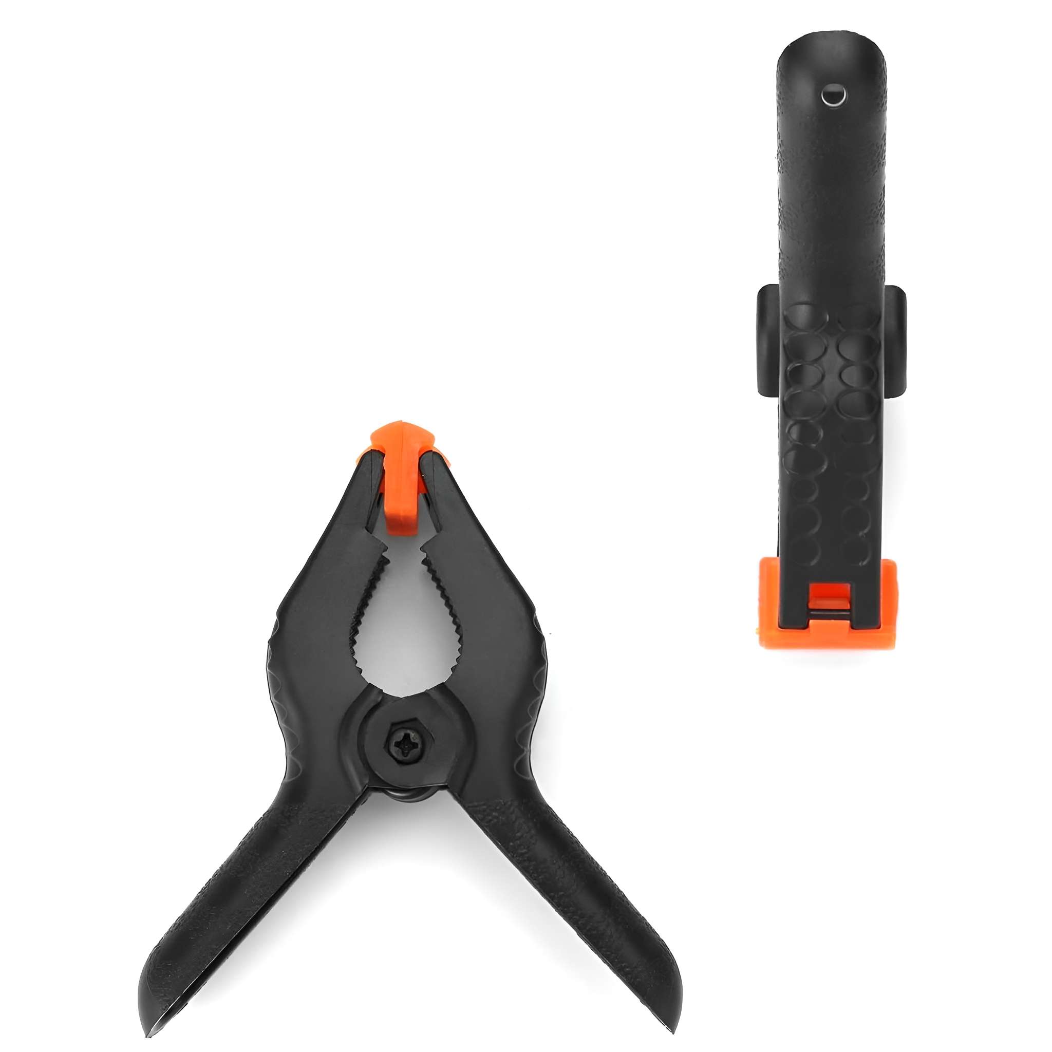 Zwei schwarze Kunststoffklemmen, eine offen und eine geschlossen, auf weißem Hintergrund. Orangefarbene Klemmbacken.
