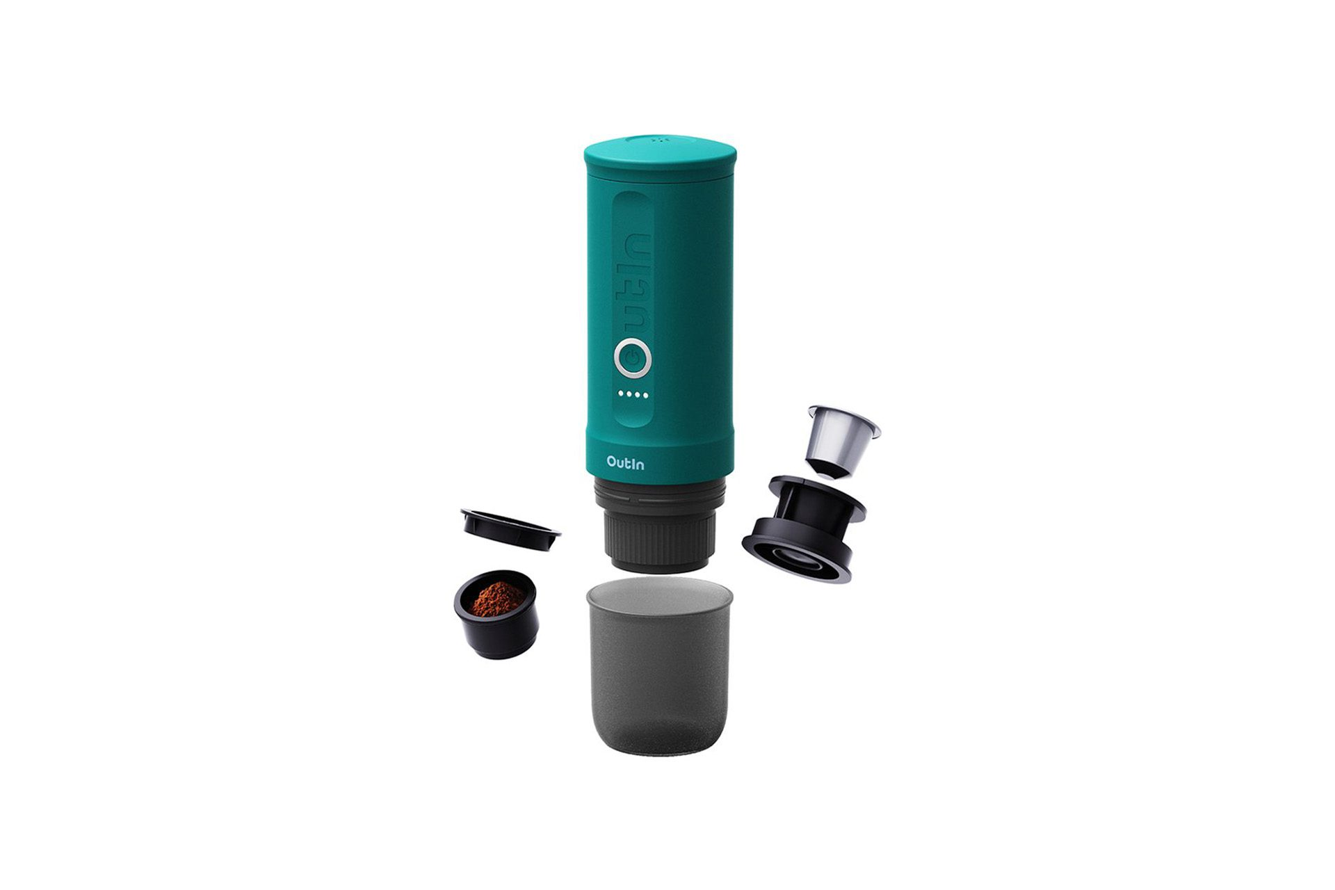 Een turquoise en zwarte draagbare espressomachine wordt weergegeven met de onderdelen en een koffiekopje.
