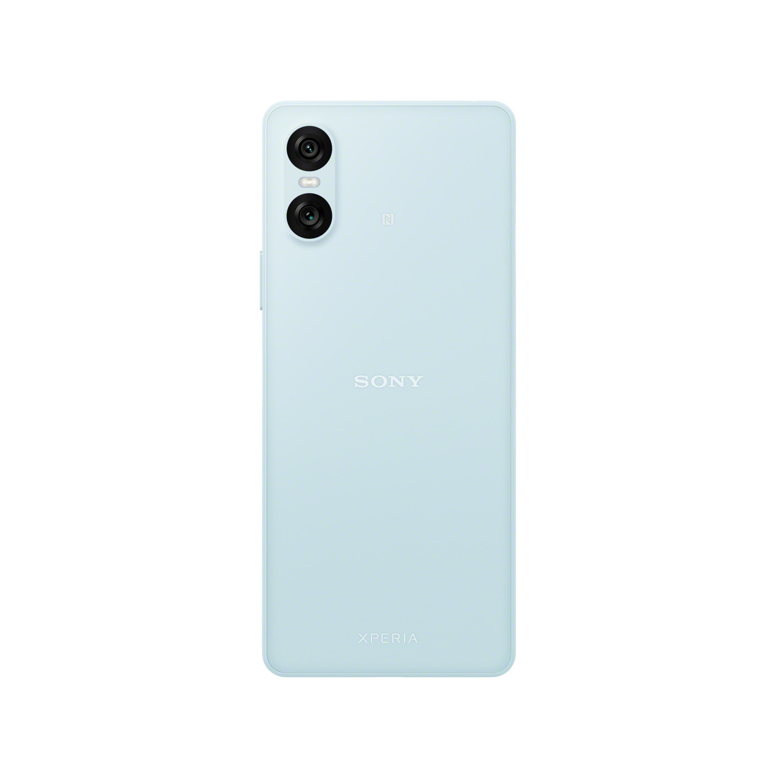 Smartphone blu, vista posteriore, con doppia fotocamera e logo Sony. Testo Xperia presente.