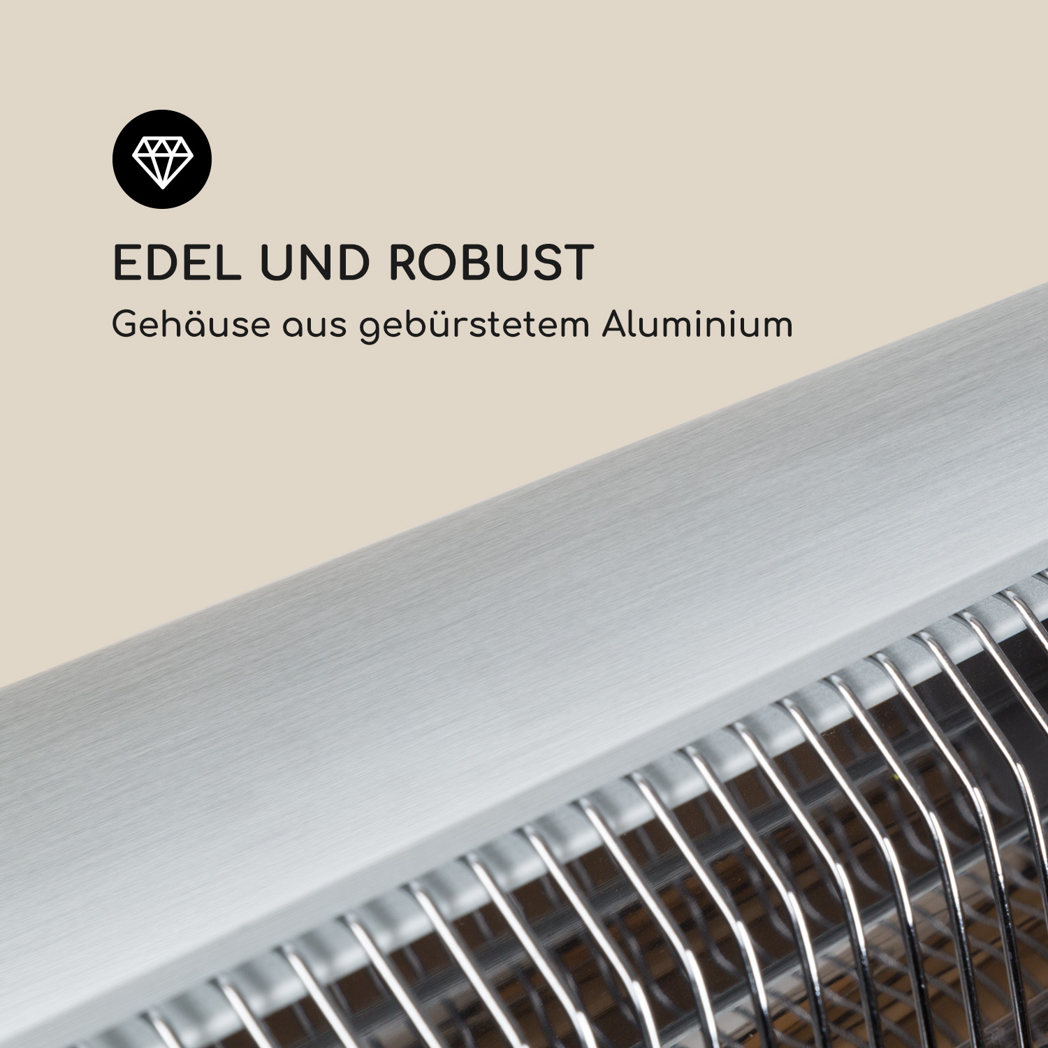 Nahaufnahme einer gebürsteten Aluminiumoberfläche mit Diamantlogo. Drahtgeflecht unten.
