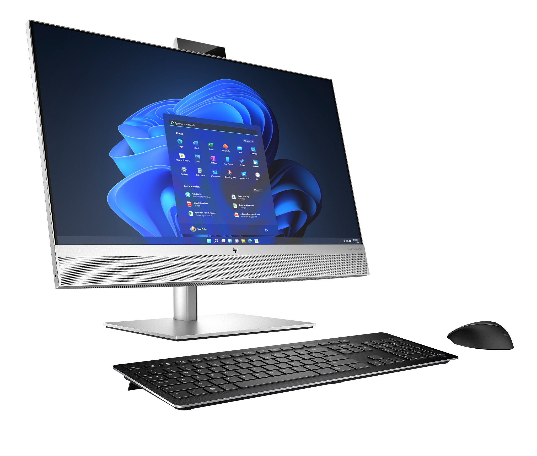 Una computadora HP todo en uno con teclado y ratón, que muestra la interfaz de Windows.