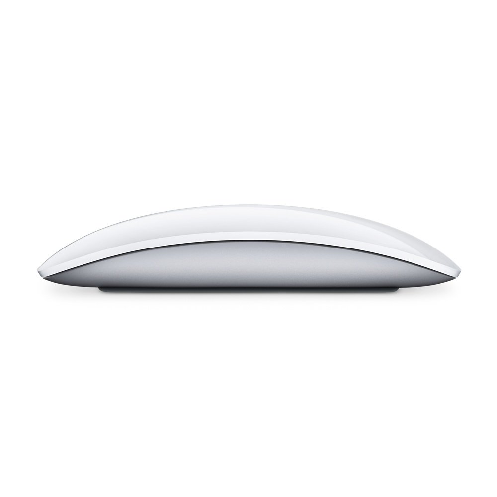 Eine schlanke, weiße Apple Magic Mouse liegt horizontal auf weißem Hintergrund.