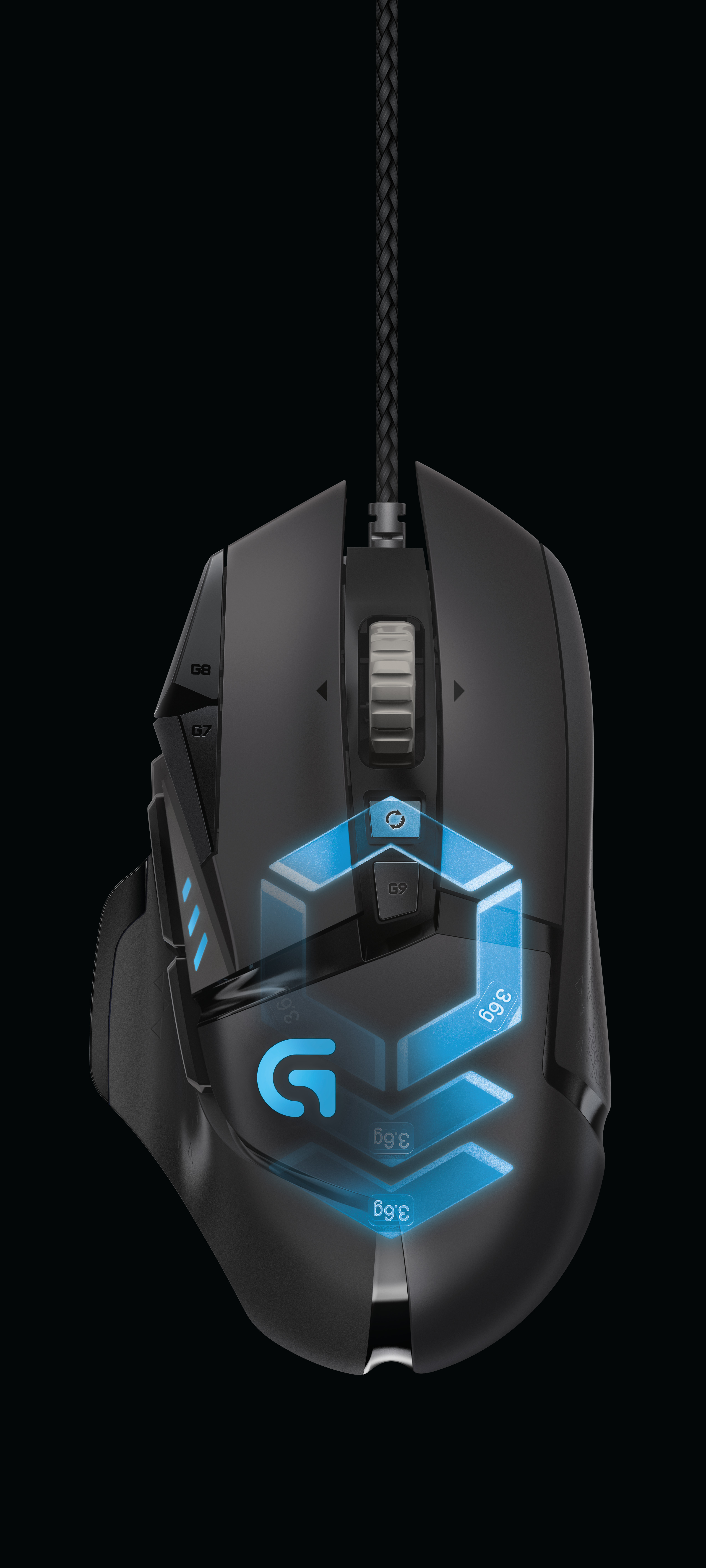 Schwarze Gaming-Maus mit blau beleuchteten Akzenten. Verfügt über ein G-Logo und einstellbare Gewichte.