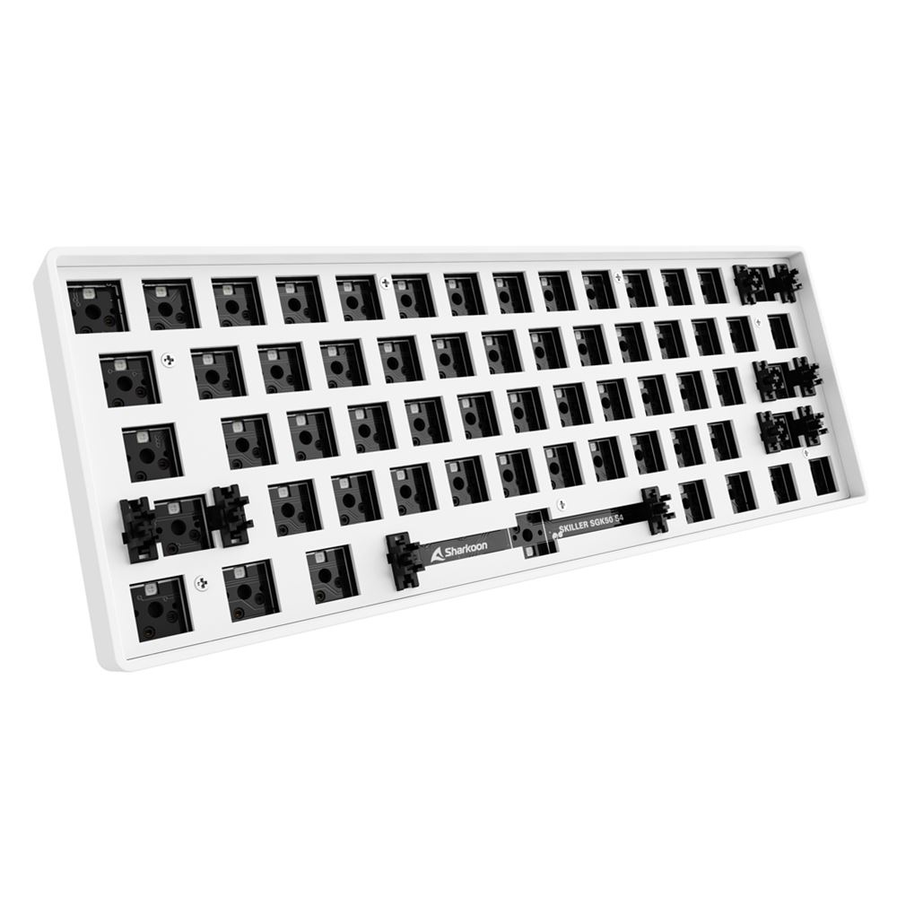 Ein weißer Tastaturrahmen mit leeren Schlitzen für Tasten, Innenstruktur.