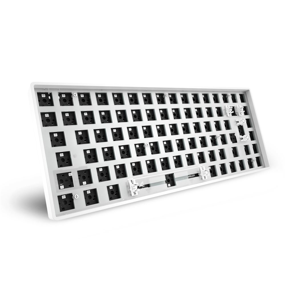 Tastaturrahmen, weiß, mit Schaltern. Vorbereitet für Keycaps und Schalter.
