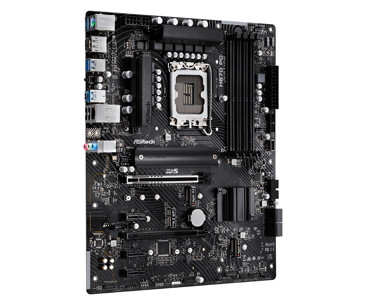 Scheda madre nera su sfondo bianco. Logo ASRock visibile. Vengono mostrate molte porte e componenti.