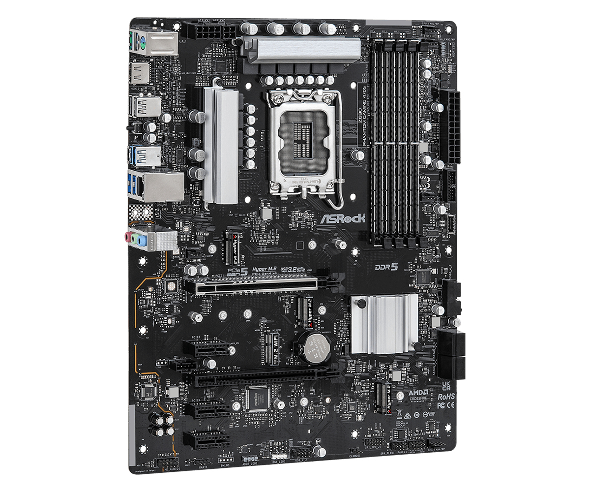 Scheda madre per computer nera, vari componenti, chip, slot, porte.
