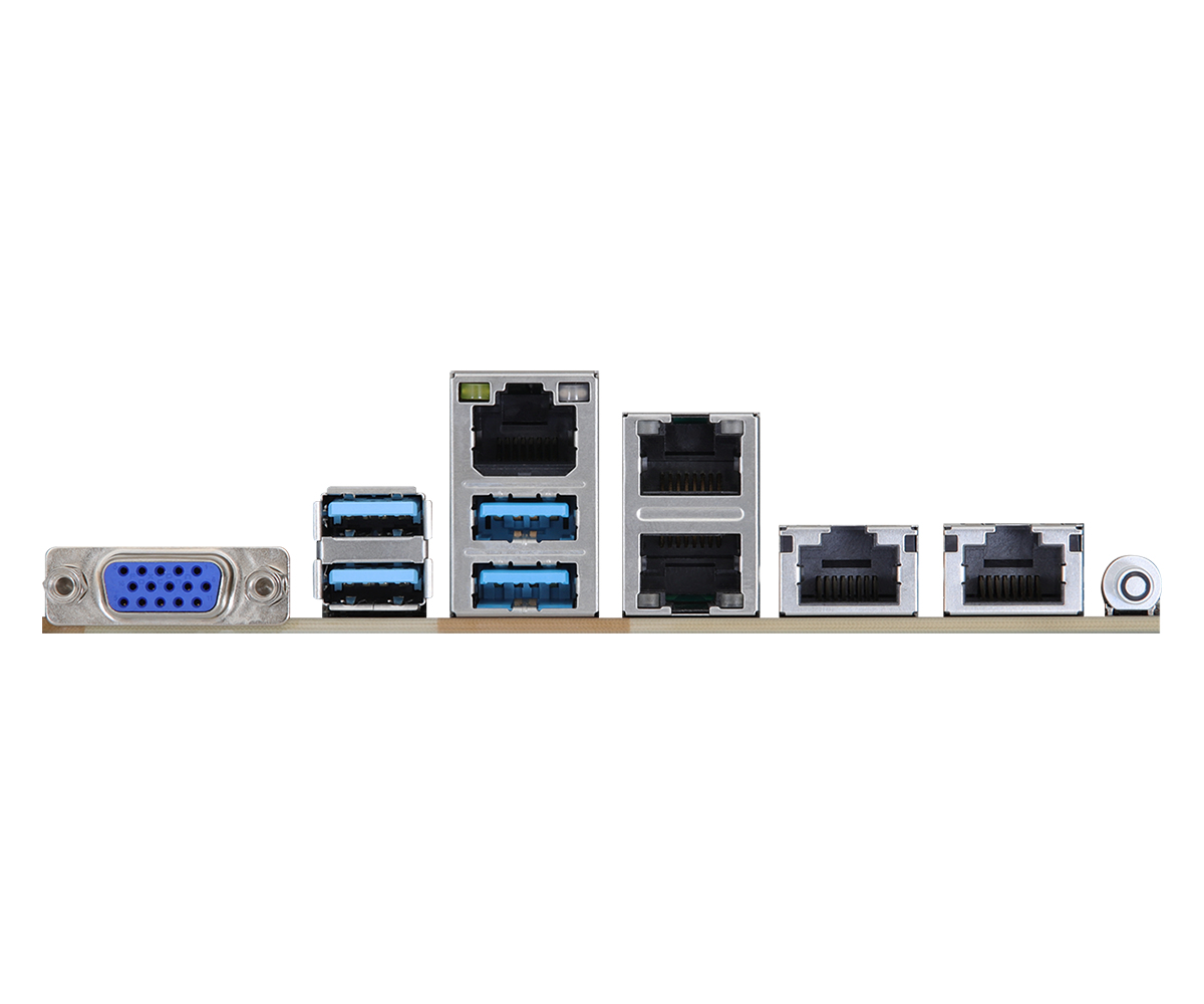 Die Rückseite eines Motherboards, mit verschiedenen Anschlüssen, auf weißem Hintergrund.