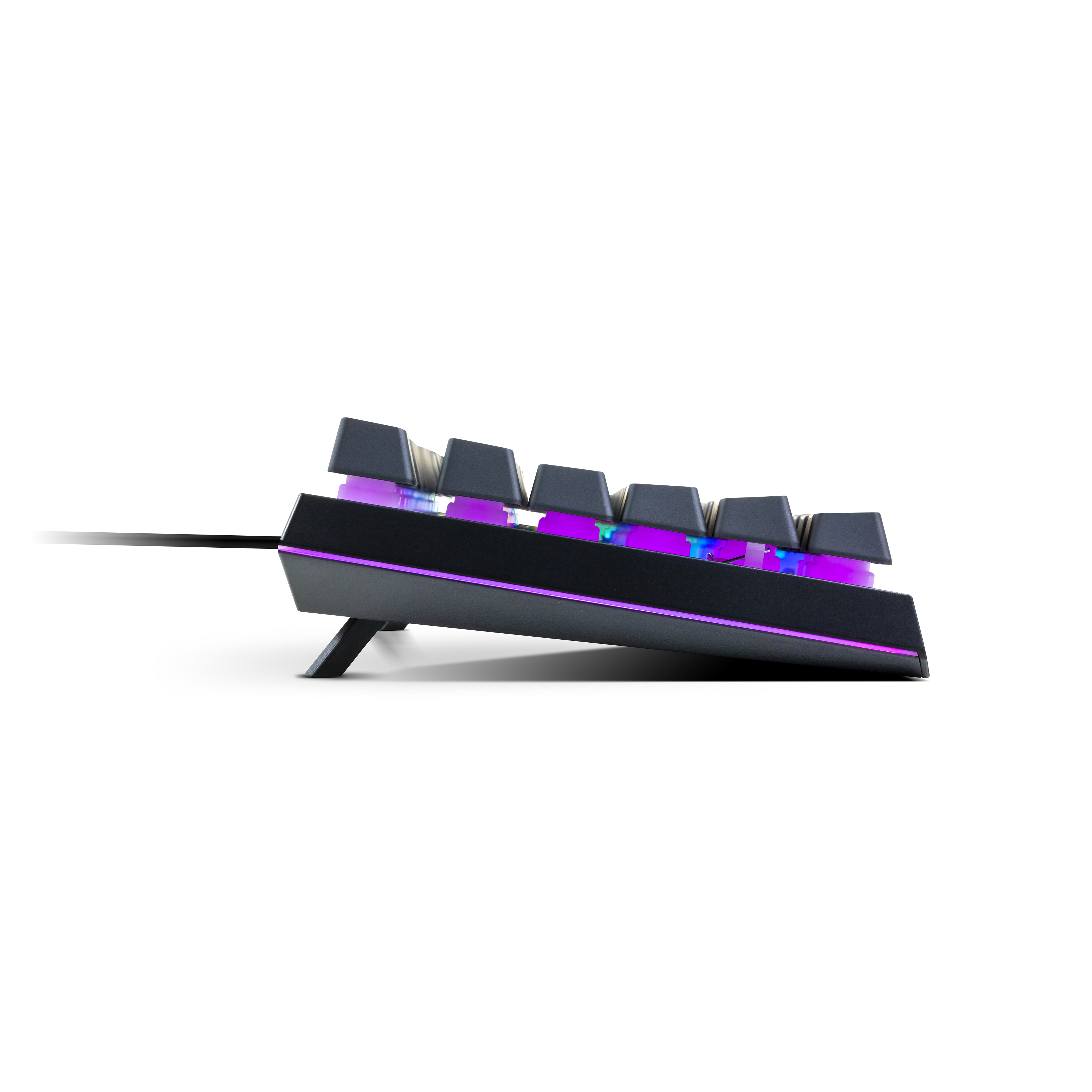 Seitenansicht einer schwarzen Tastatur mit lila Hintergrundbeleuchtung, mit Ständer erhöht.